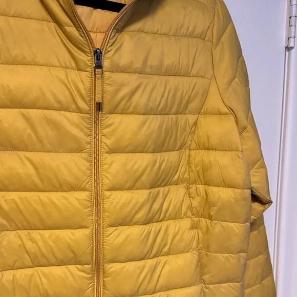Amazon Essentials Light Yellow Quilted Jacket - Picture 3 of 11
